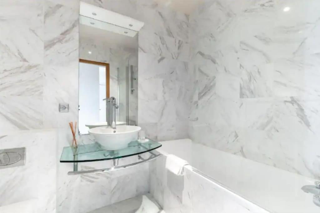 Avenue Montaigne Luxury Apartment 2Br 4P Παρίσι Εξωτερικό φωτογραφία