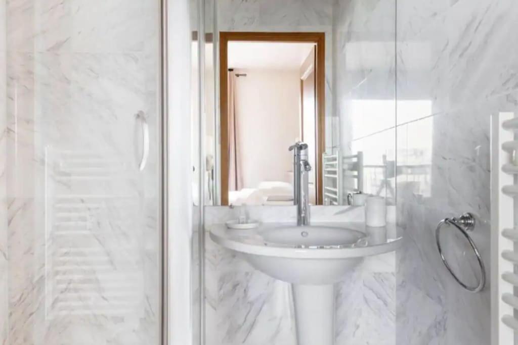 Avenue Montaigne Luxury Apartment 2Br 4P Παρίσι Εξωτερικό φωτογραφία